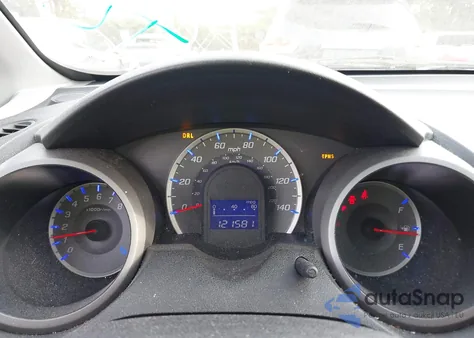 2010 Honda Fit z USA, uszkodzony, nr VIN JHMGE8H24AC006452